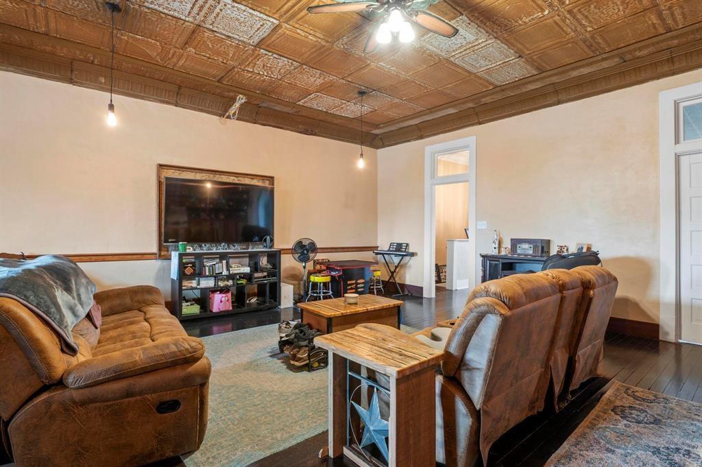 412 & 414 Main Street Property Photo 29