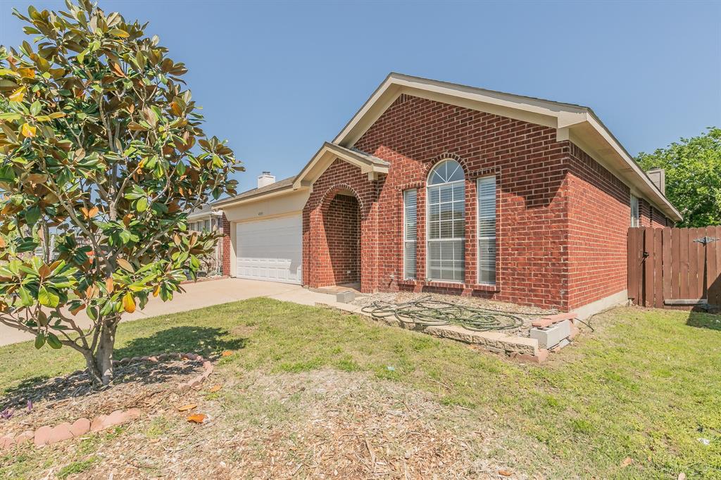 4333 Park Creek Circle Property Photo 3