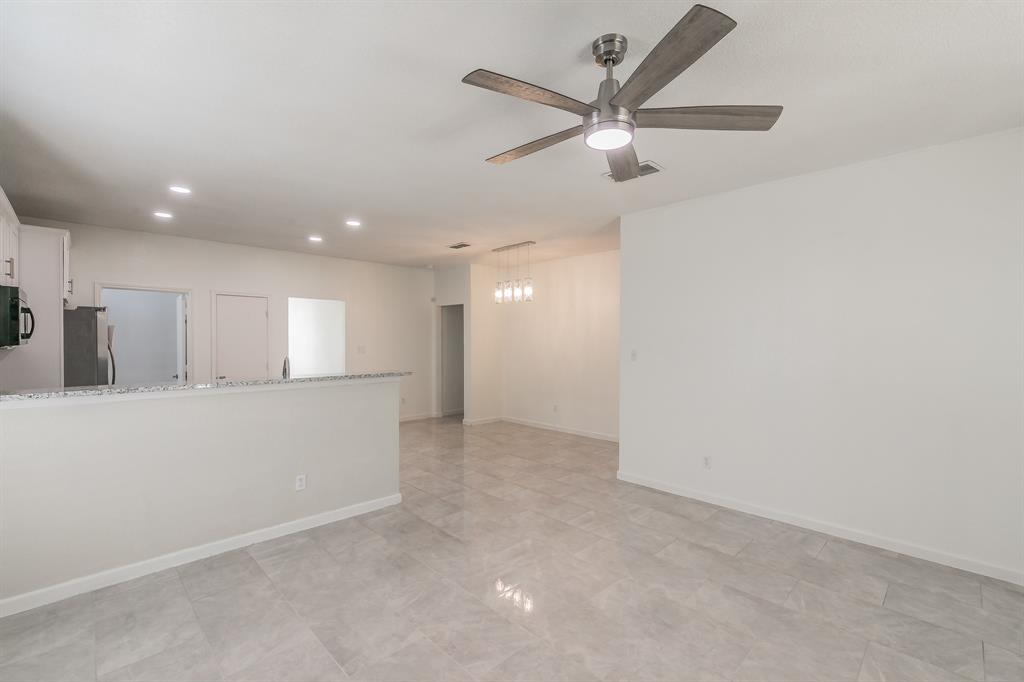 4333 Park Creek Circle Property Photo 4