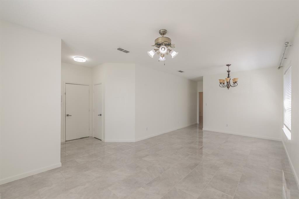 4333 Park Creek Circle Property Photo 7