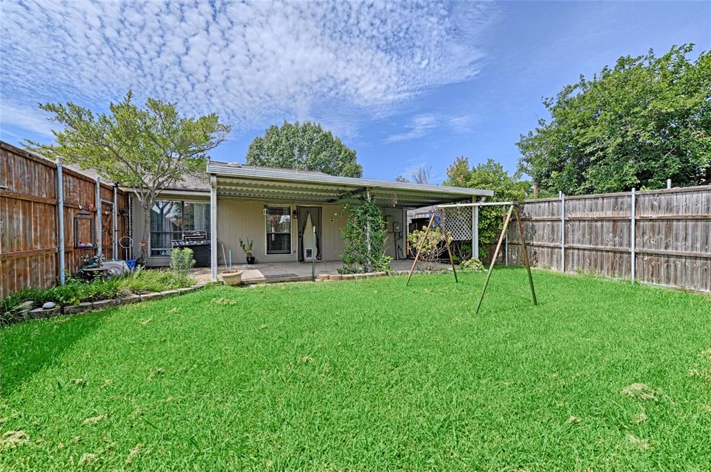 923 Courtney Property Photo 23