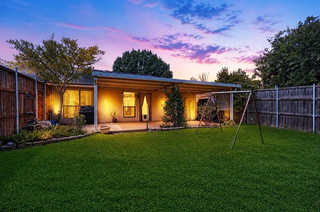 923 Courtney Property Photo 24