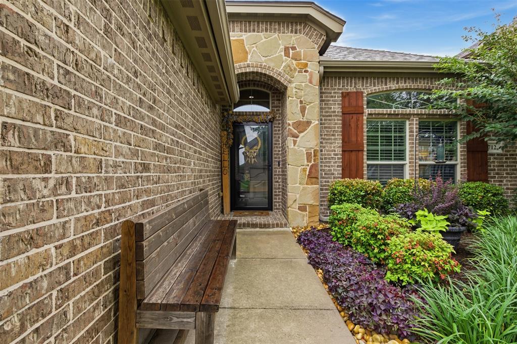 712 Mist Flower Drive Property Photo 4