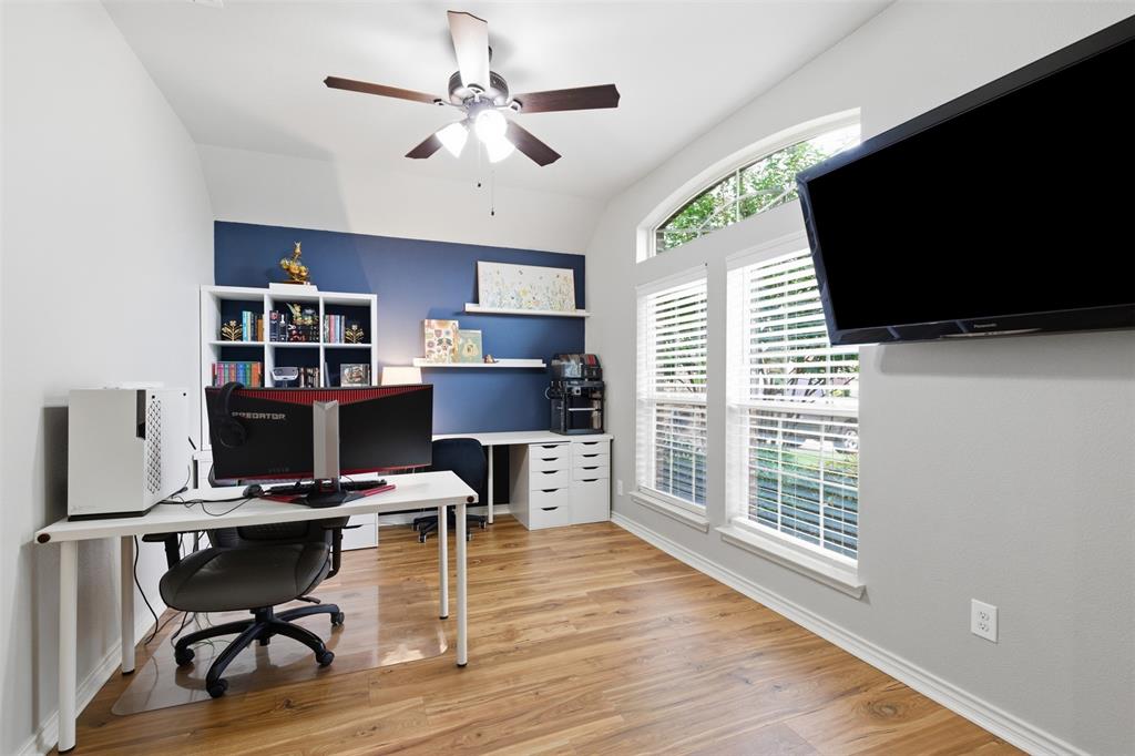712 Mist Flower Drive Property Photo 8