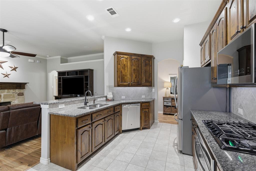712 Mist Flower Drive Property Photo 12