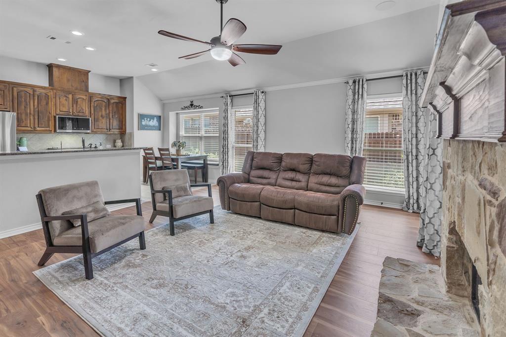 712 Mist Flower Drive Property Photo 17