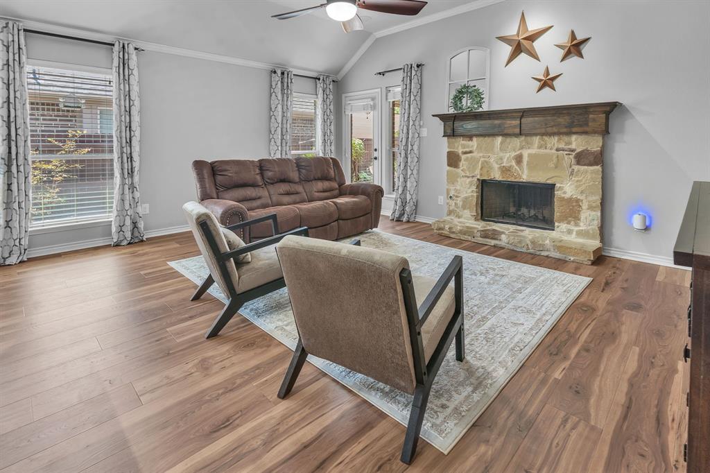 712 Mist Flower Drive Property Photo 18