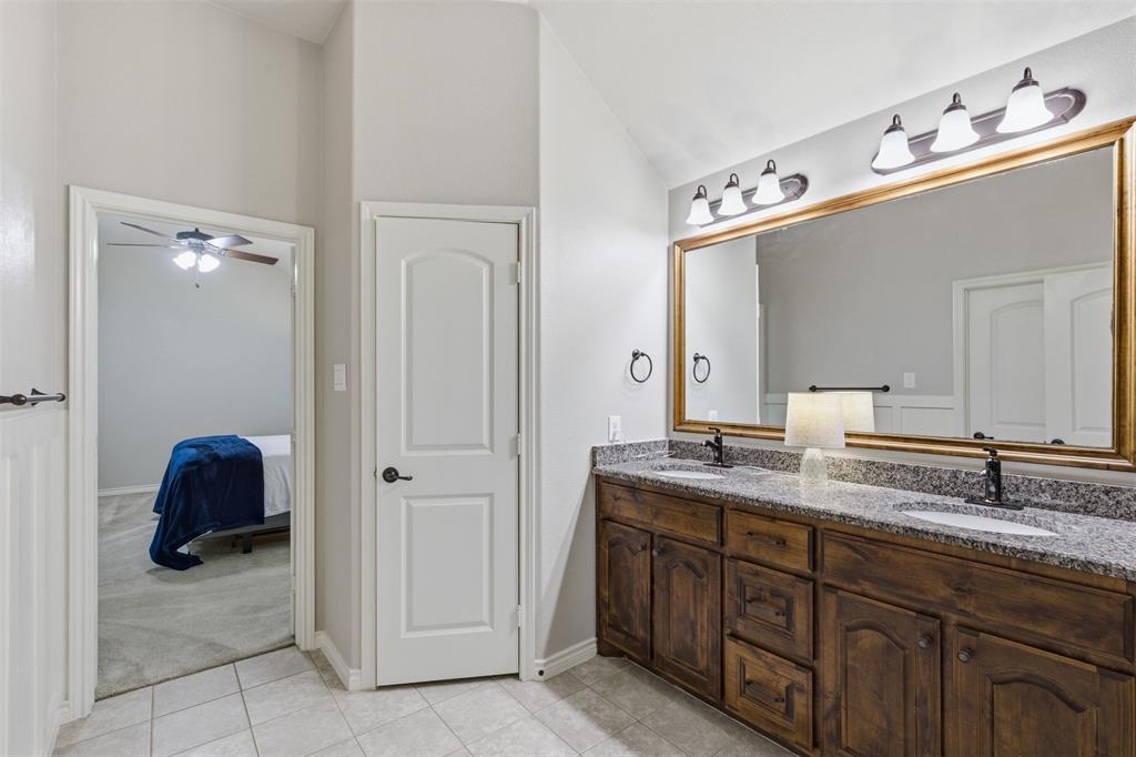 712 Mist Flower Drive Property Photo 32