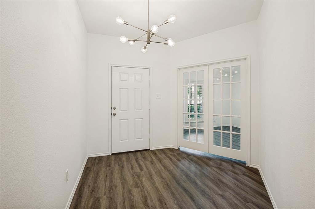 1097 Luton Drive Property Photo 5