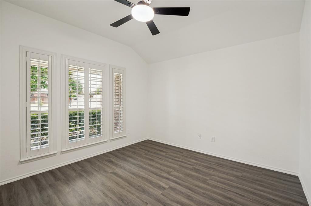 1097 Luton Drive Property Photo 7