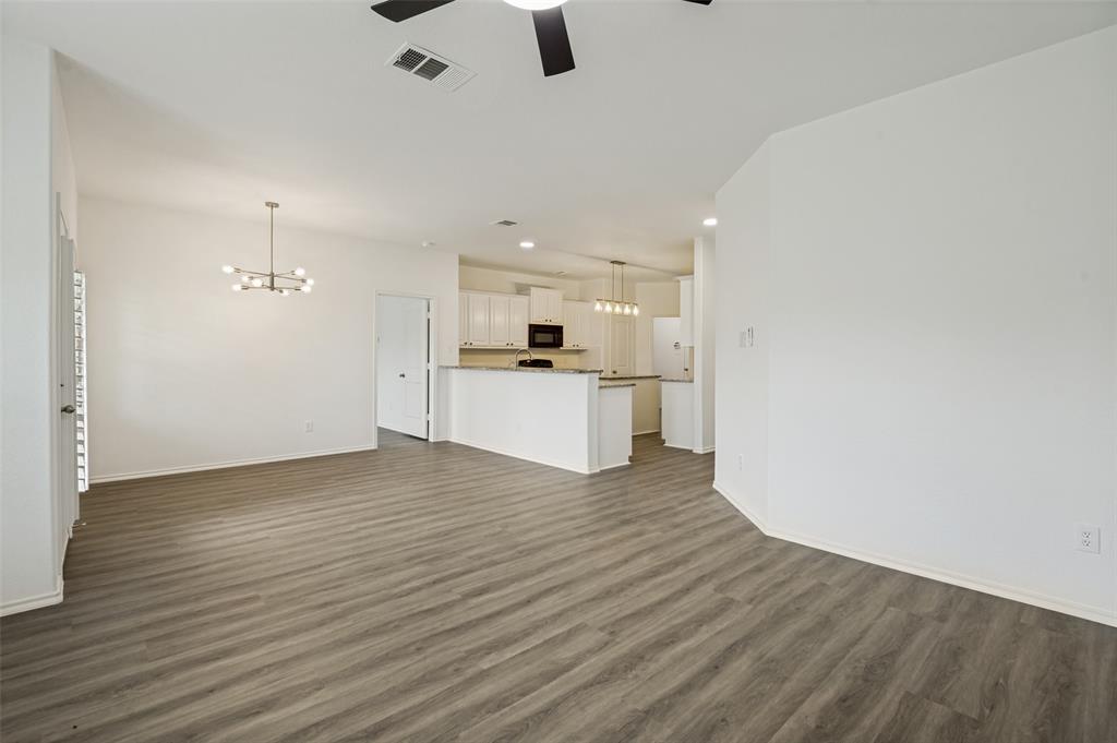 1097 Luton Drive Property Photo 9