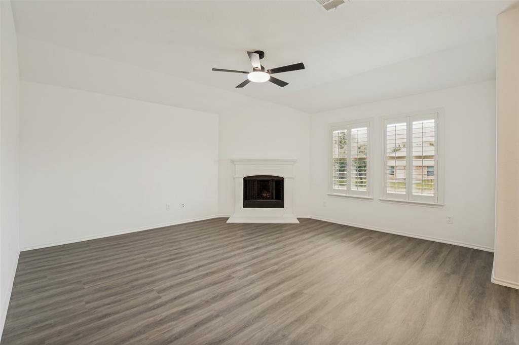 1097 Luton Drive Property Photo 10
