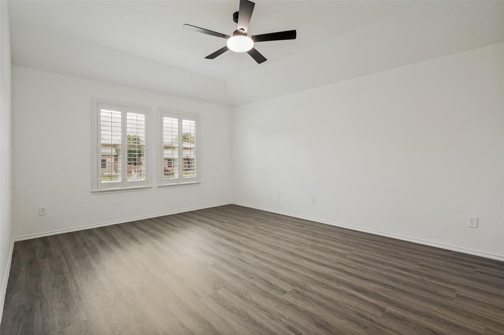1097 Luton Drive Property Photo 19