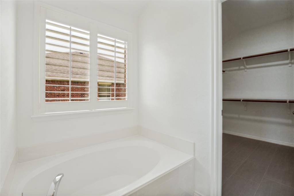 1097 Luton Drive Property Photo 25