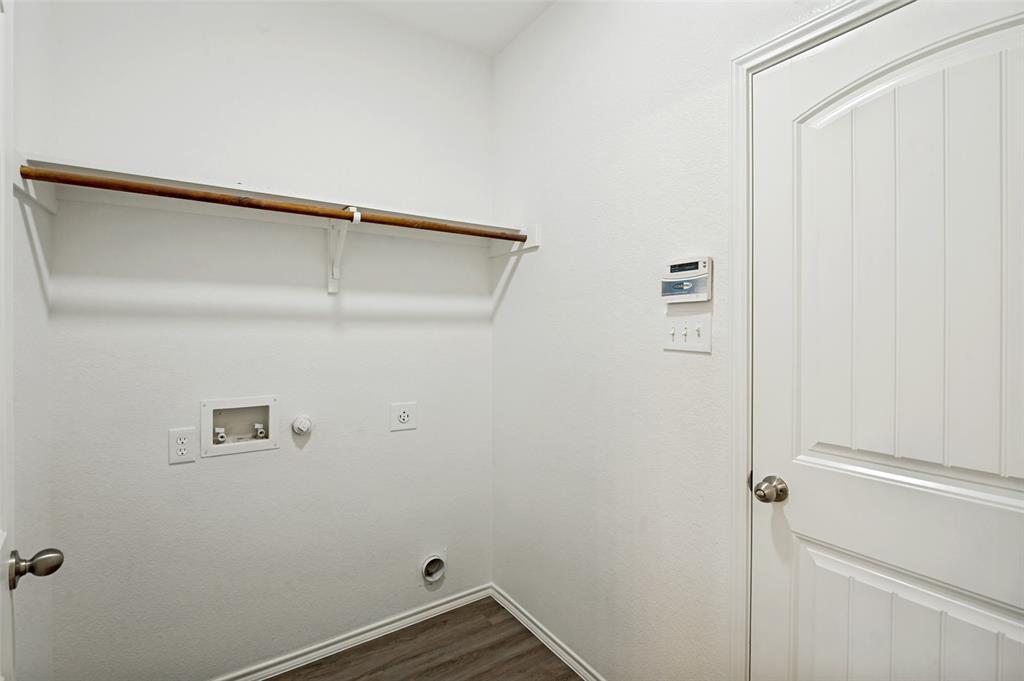 1097 Luton Drive Property Photo 28