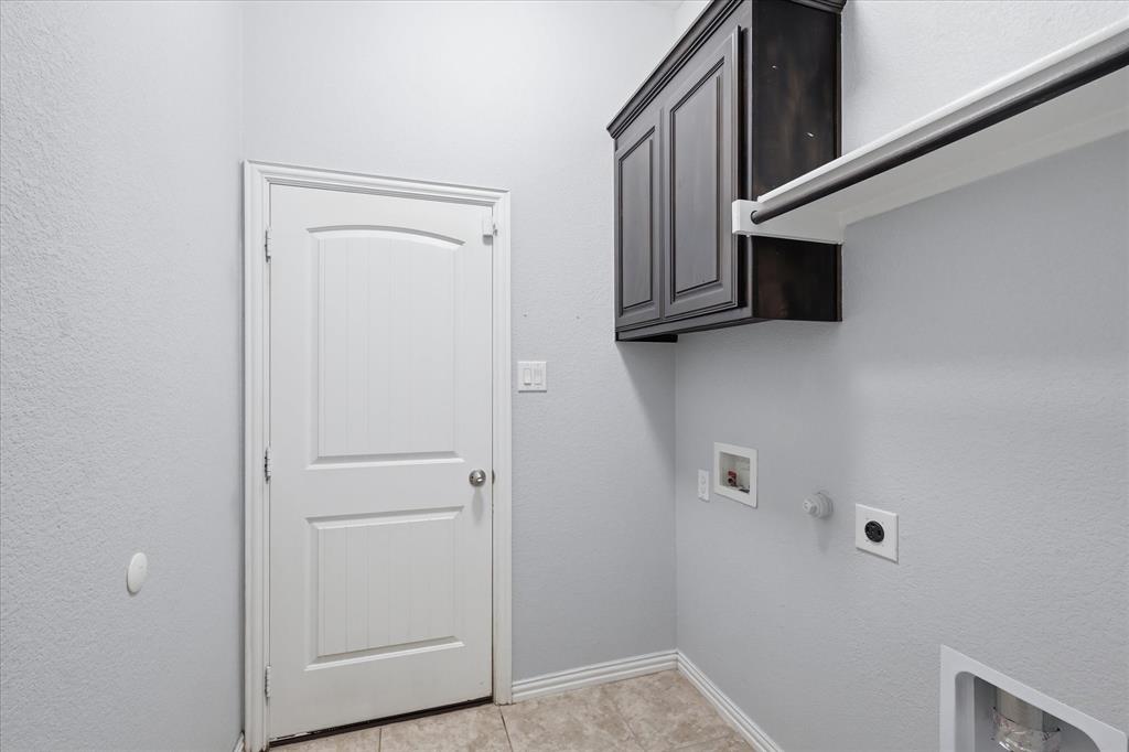 2716 Frontier Drive Property Photo 34