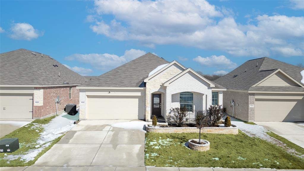 6932 Falconer Way Property Photo 2