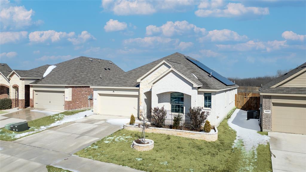 6932 Falconer Way Property Photo 3