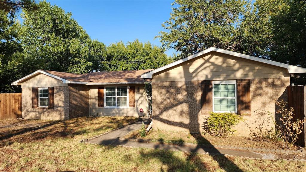 808 Howell Drive Property Photo 1