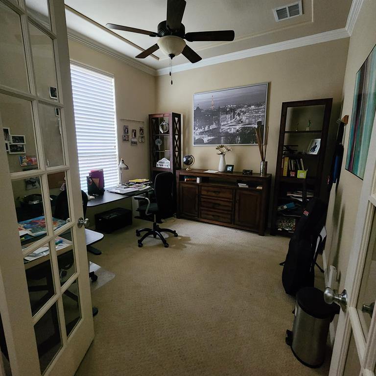10082 Drawbridge Drive Property Photo 4