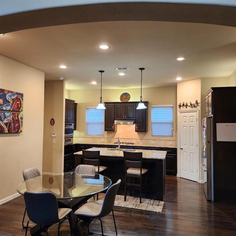10082 Drawbridge Drive Property Photo 8