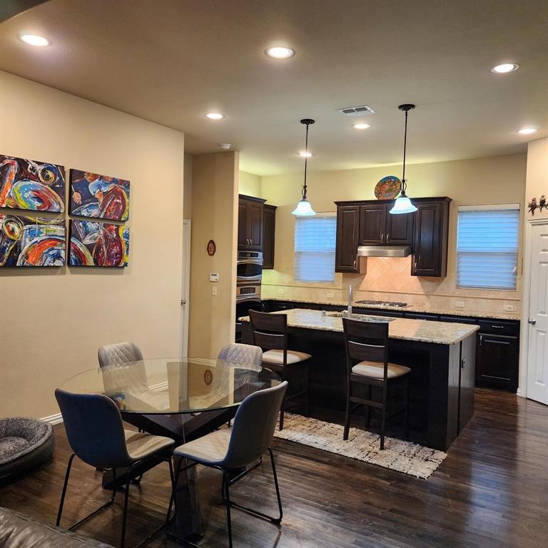10082 Drawbridge Drive Property Photo 9