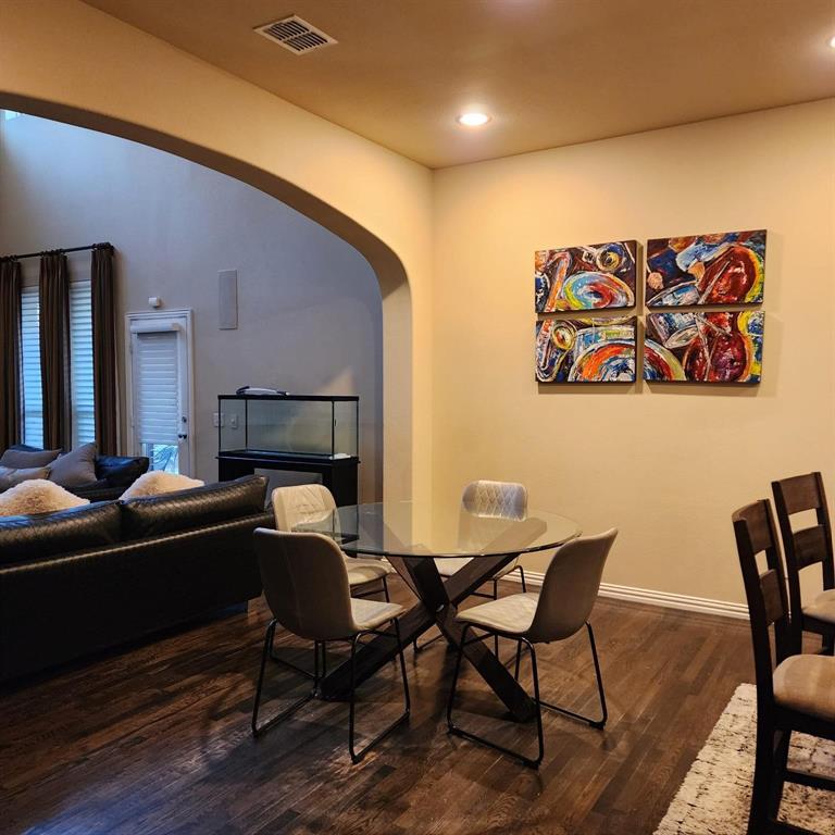 10082 Drawbridge Drive Property Photo 11