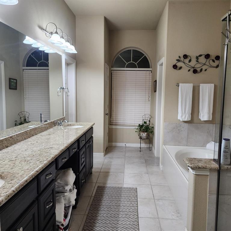 10082 Drawbridge Drive Property Photo 13