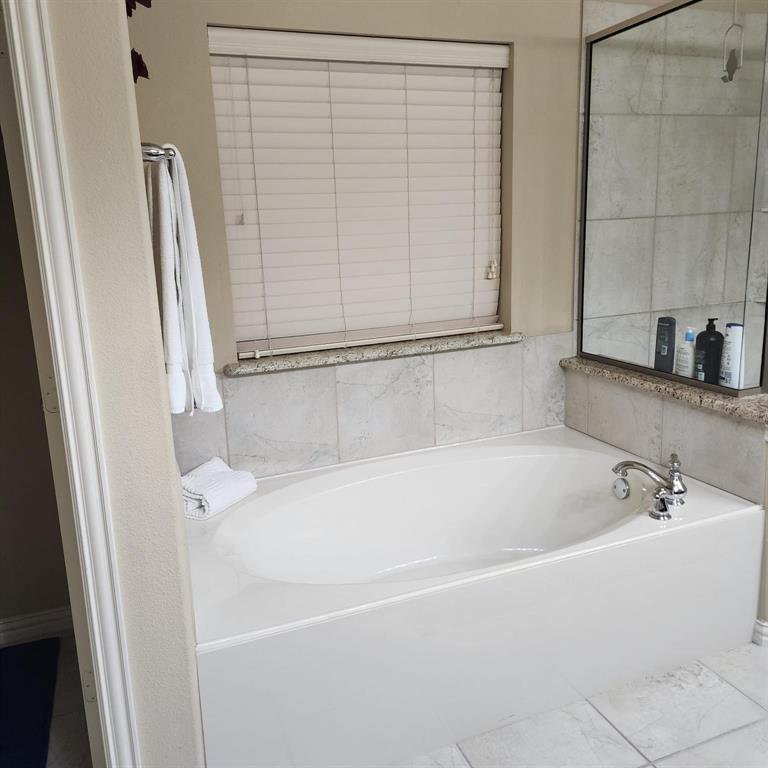 10082 Drawbridge Drive Property Photo 15