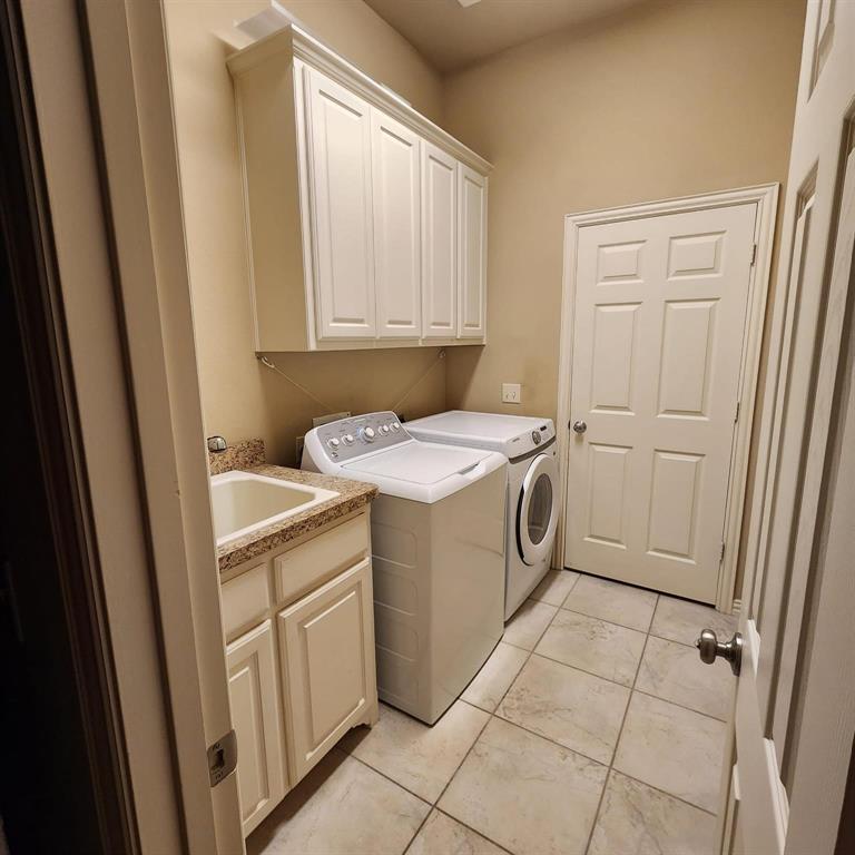 10082 Drawbridge Drive Property Photo 17
