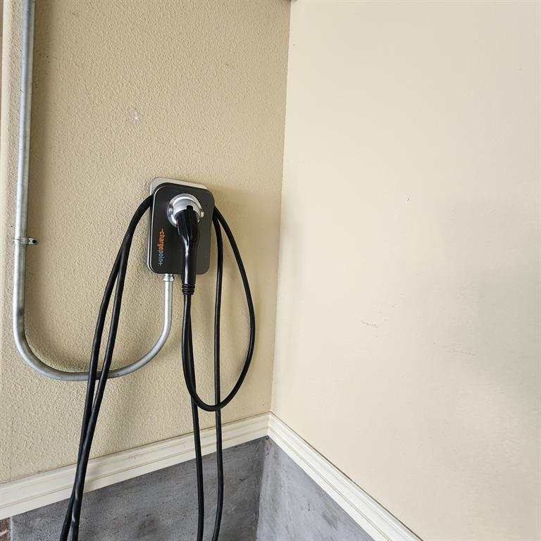 10082 Drawbridge Drive Property Photo 26