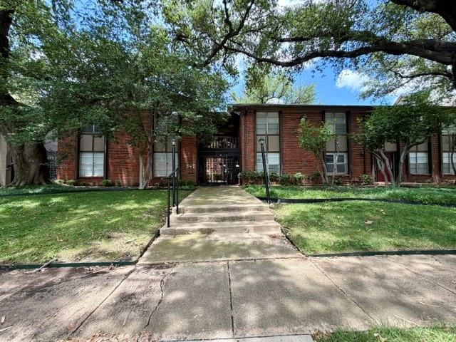 4219 Avondale Avenue 215 Property Photo 1