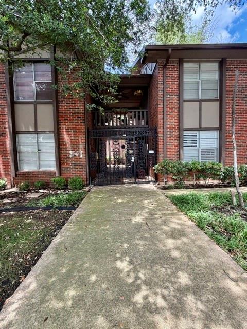 4219 Avondale Avenue 215 Property Photo 5