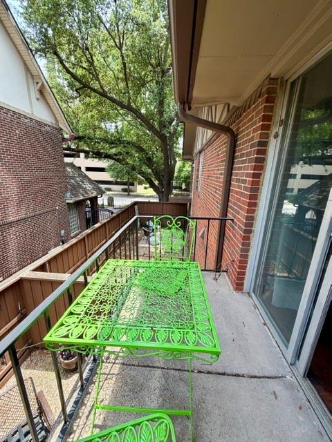 4219 Avondale Avenue 215 Property Photo 16