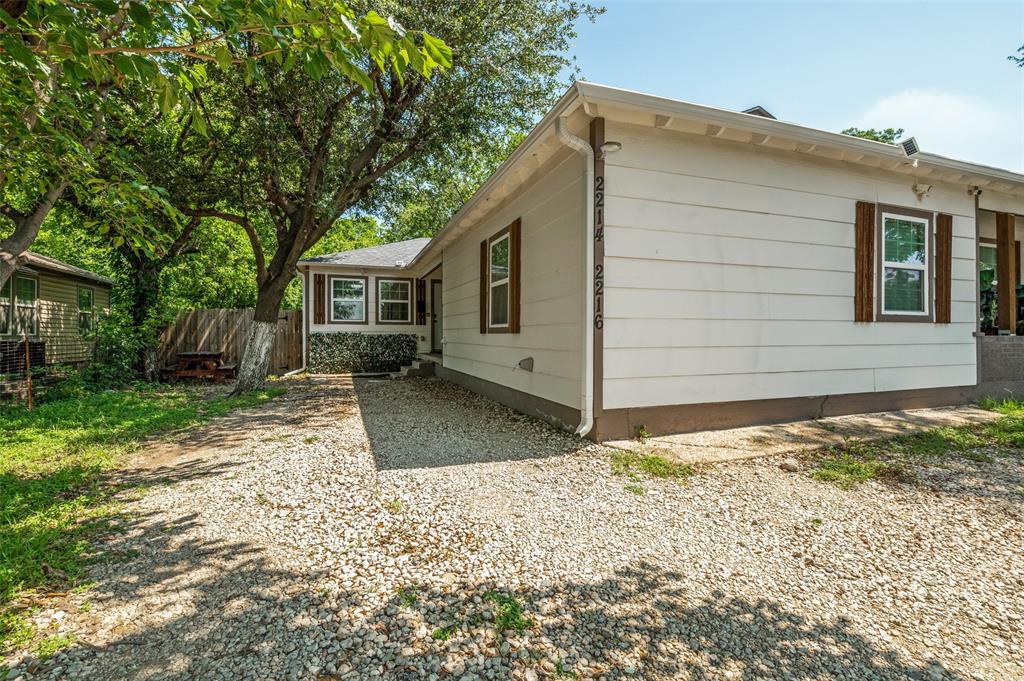 2214 Pine Street Property Photo 2