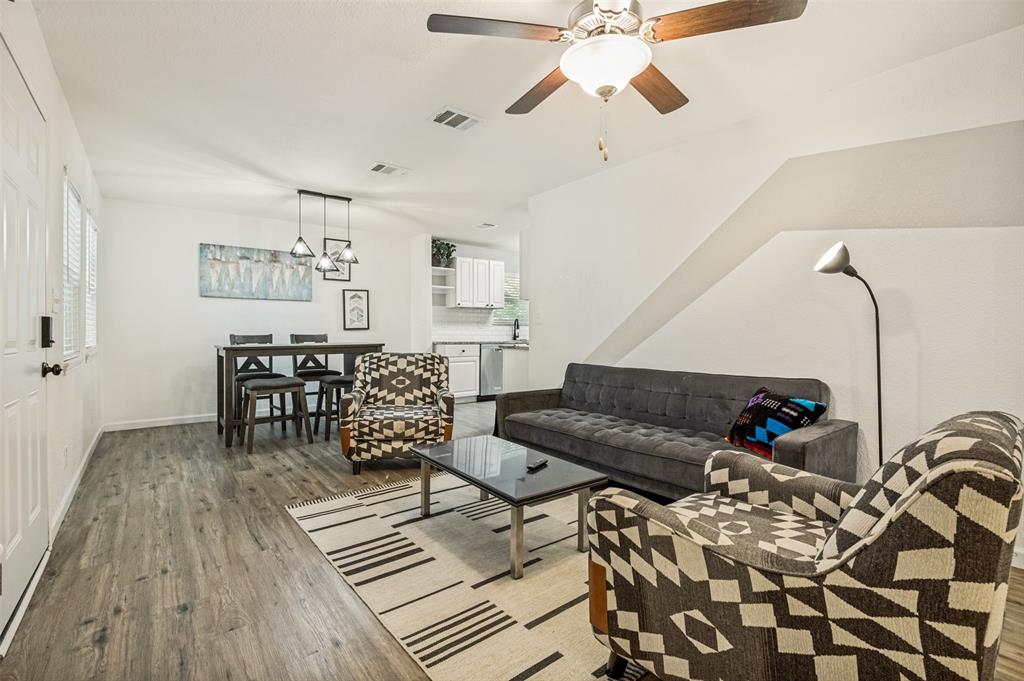 2214 Pine Street Property Photo 5