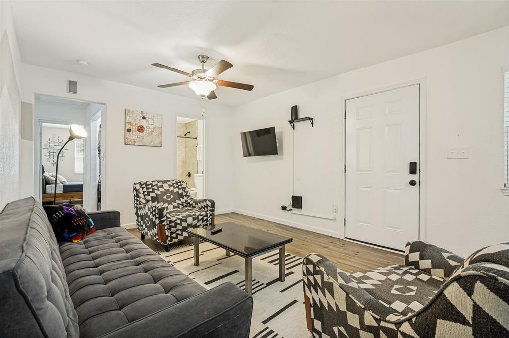 2214 Pine Street Property Photo 6