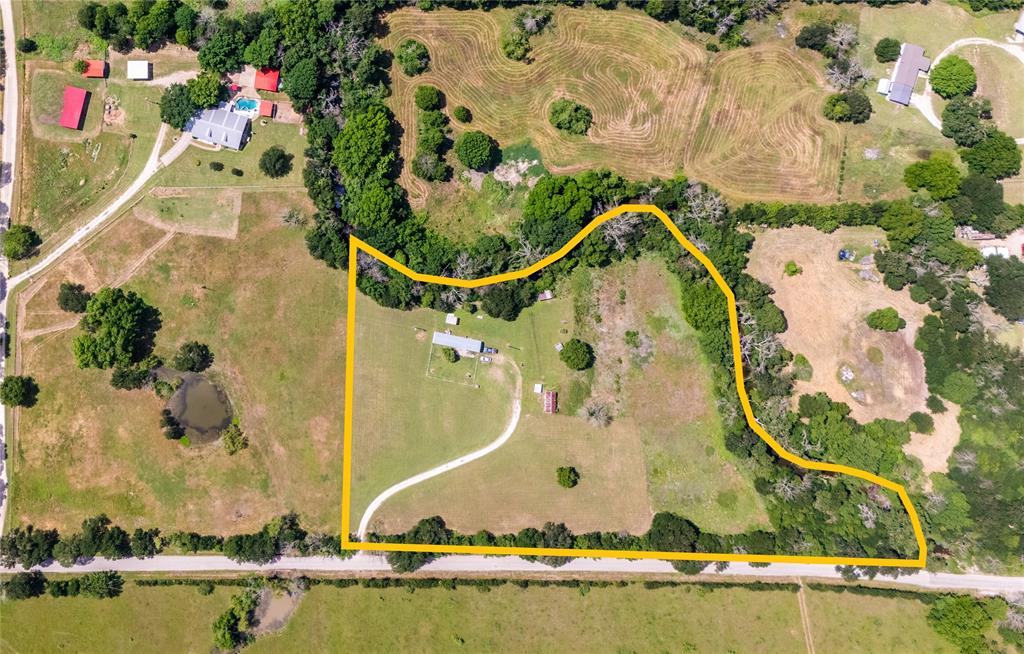 799 Monthie Road Property Photo 1