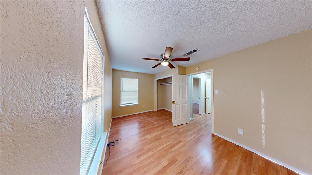 2117 W Walnut Street D Property Photo 7