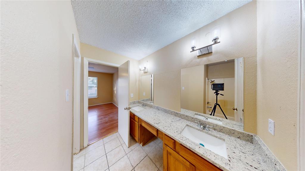 2117 W Walnut Street D Property Photo 10