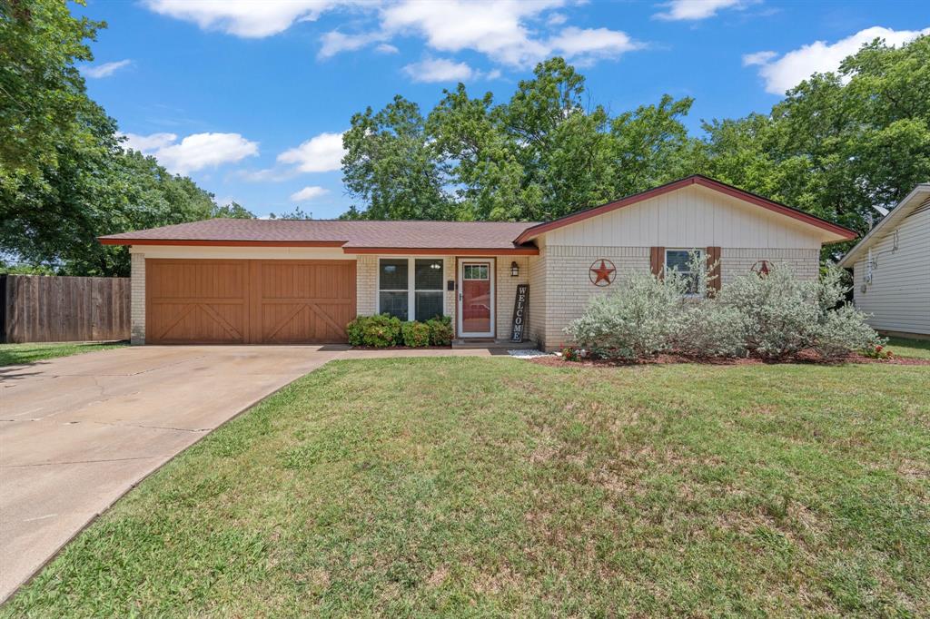 311 Robin Court Property Photo 1