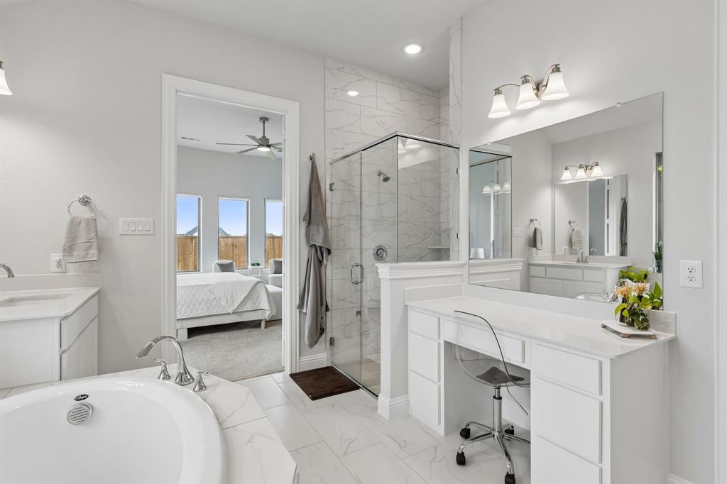 404 Lacey Oak Lane Property Photo 19