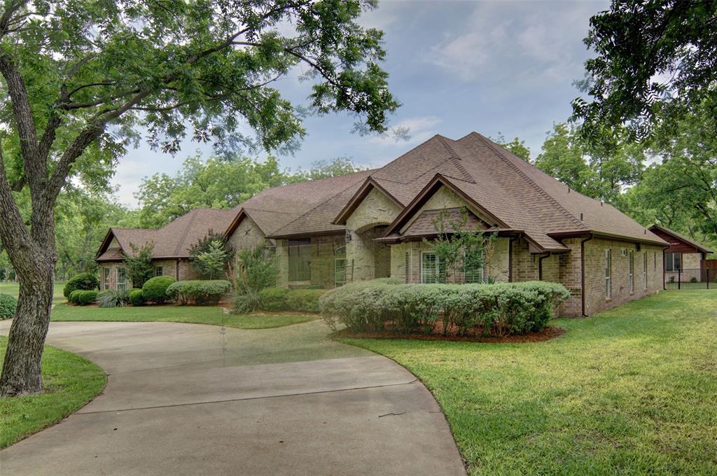 7402 Hampton Drive Property Photo 3
