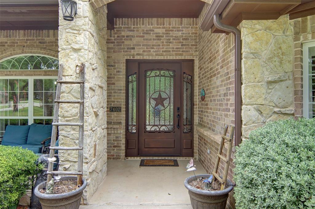 7402 Hampton Drive Property Photo 5