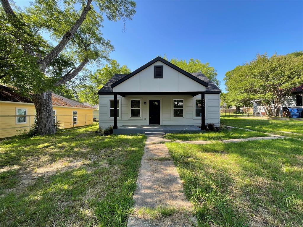 607 E Monterey Street Property Photo 1