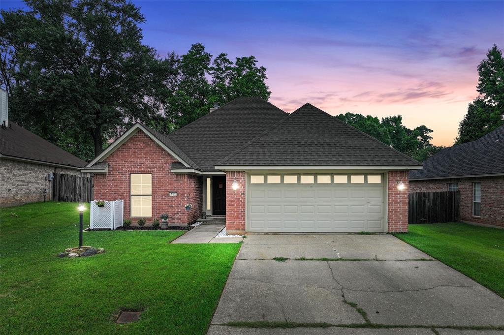 136 Satinwood Circle Property Photo 1