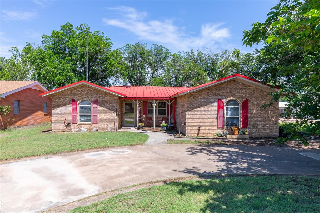 1700 N Avenue H Property Photo 3
