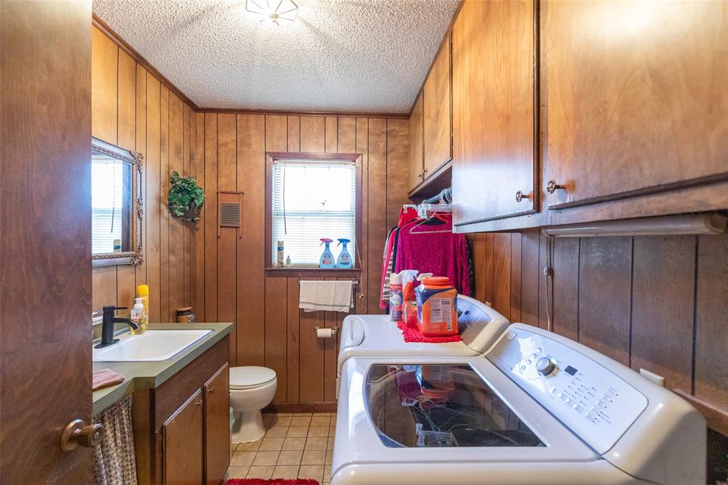 1700 N Avenue H Property Photo 23