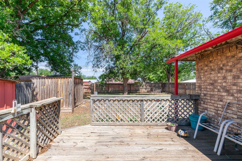 1700 N Avenue H Property Photo 28