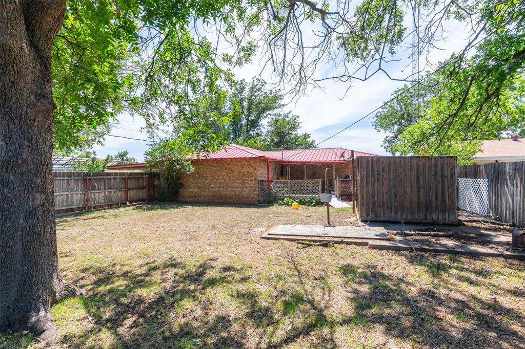 1700 N Avenue H Property Photo 30